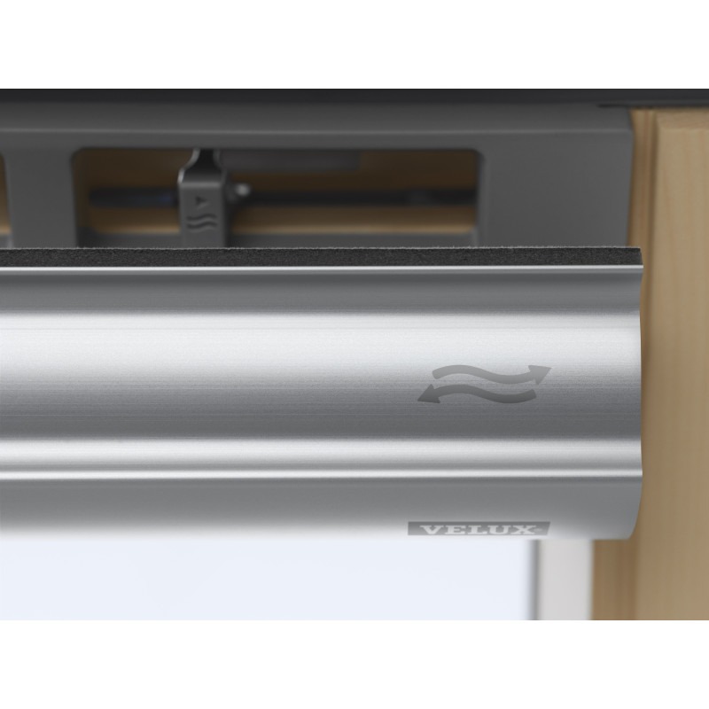 Okno dachowe VELUX GLL 1061 MK08 78x140 cm górne otwieranie, pakiet 3-szybowy, drewniane