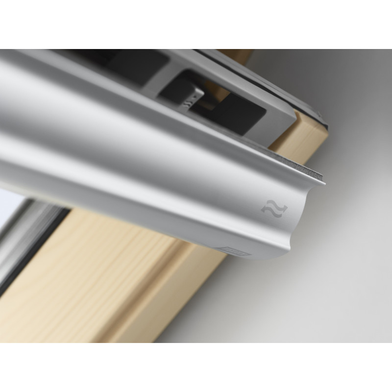 Okno dachowe VELUX GLL 1061 MK08 78x140 cm górne otwieranie, pakiet 3-szybowy, drewniane