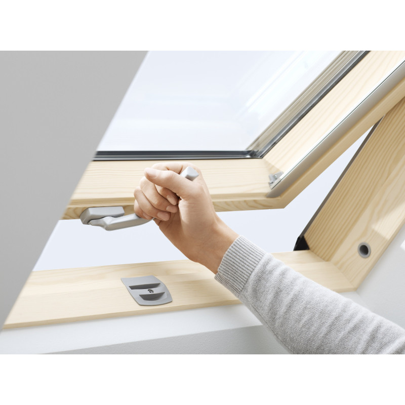 Okno dachowe VELUX GLL 1061B MK08 78x140 cm dolne otwieranie, pakiet 3-szybowy, drewniane